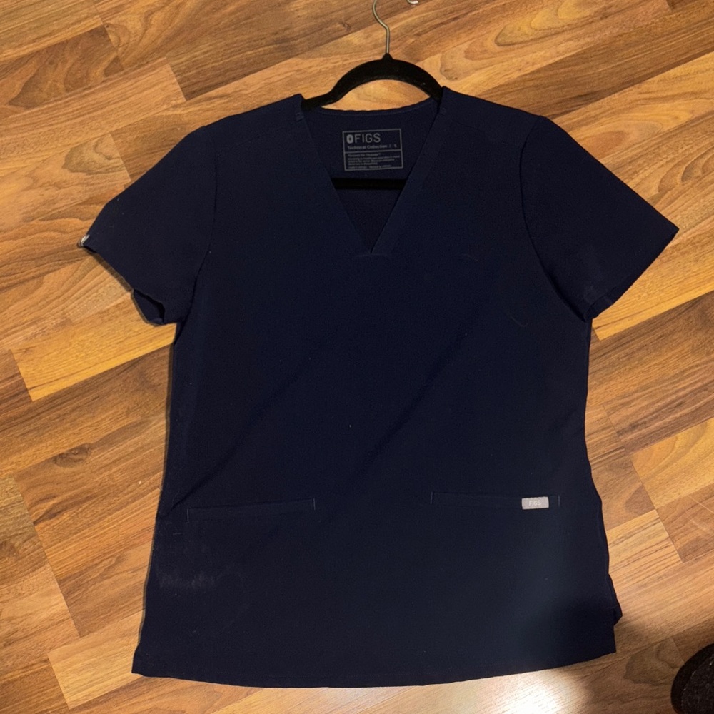 Figs Navy Blue V-Neck Casma Three Pocket Scrub Top | Small